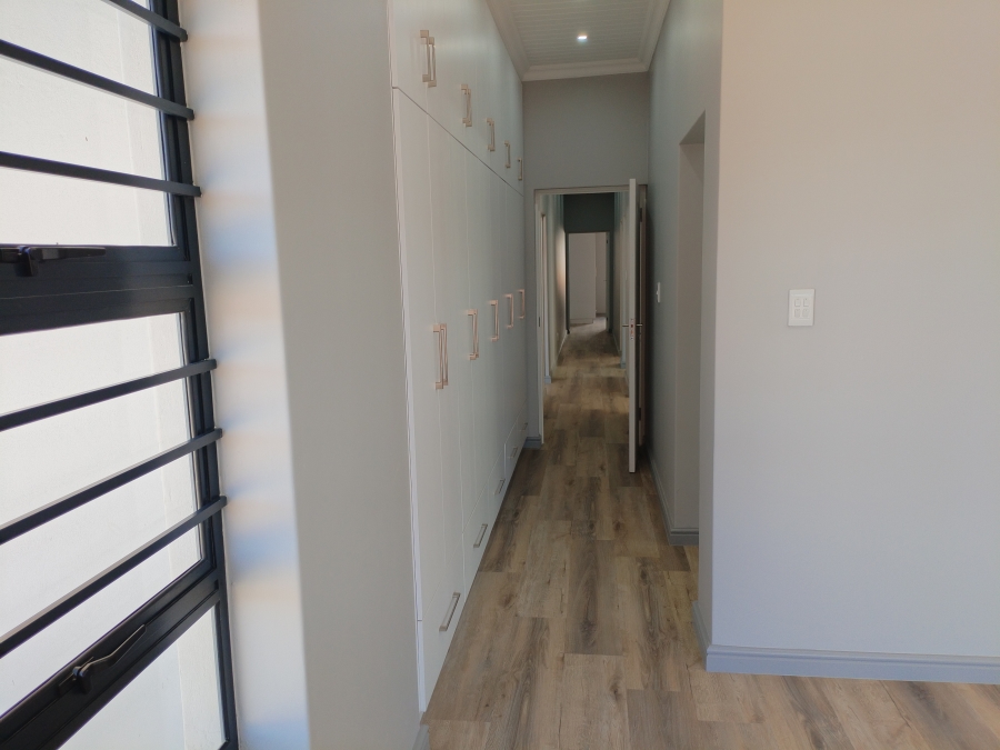 4 Bedroom Property for Sale in Tafelzicht Western Cape